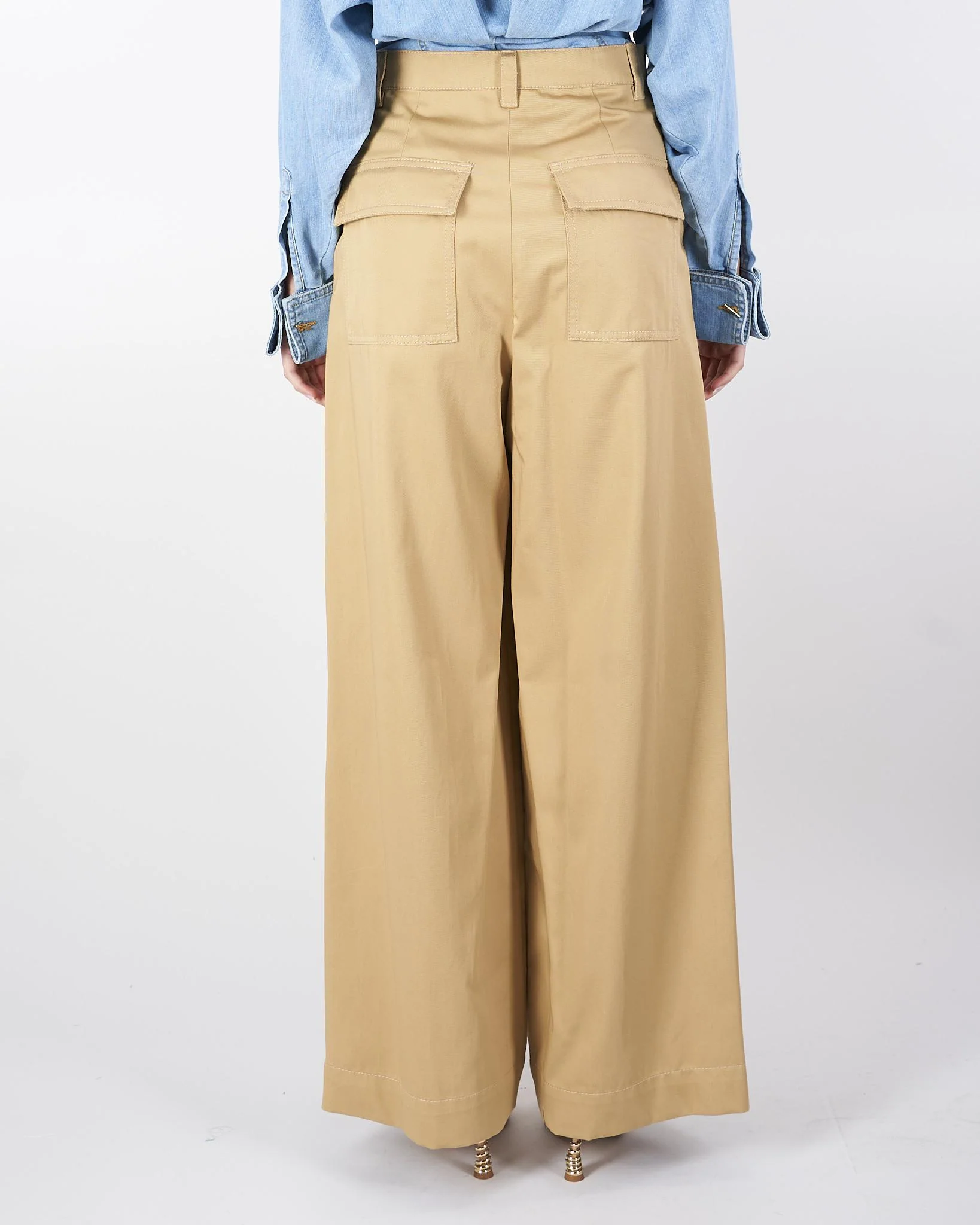 Pantalone Beige ampio in gabardina di cotone - immagine 3